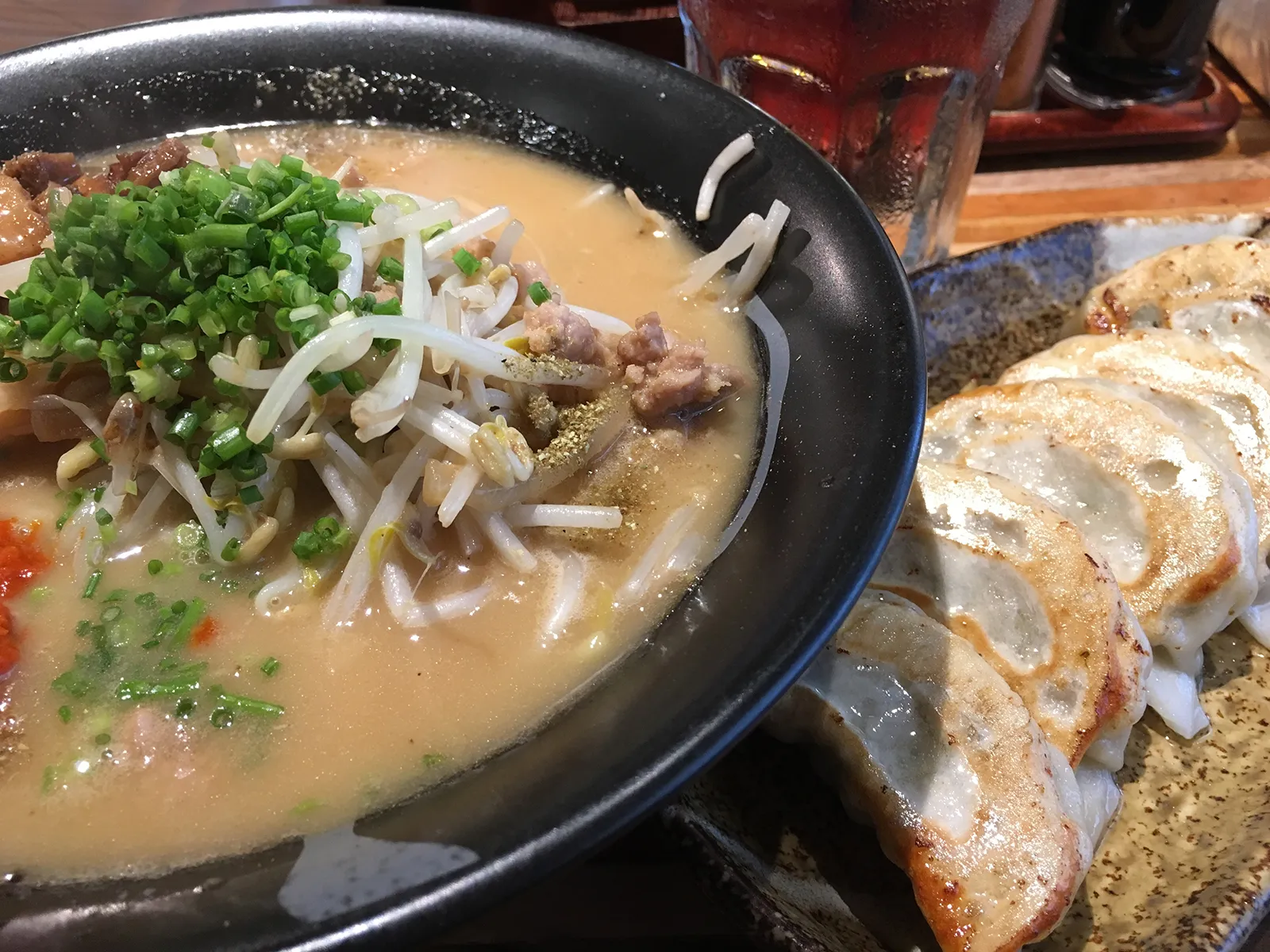 マニラのラーメン事情 『Mendokoro Ramenba』 味噌ラーメン+餃子